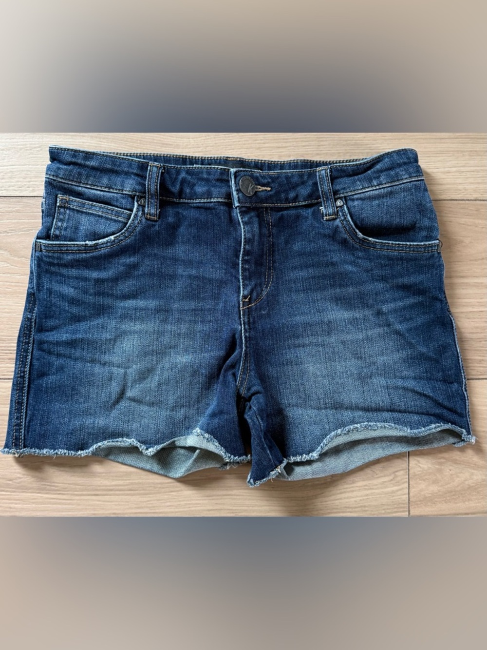 KUT from the Kloth Gidget Fray Shorts Denim Size 6